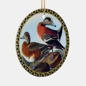 Amerikaanse Widgeon-eenden op een rots Keramisch Ornament (Rechts)