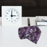 Amethyst kristallen foto betegeld stropdas<br><div class="desc">Dit stropdas is voorzien van een betegelde foto van amethystkristallen. Dit stropdas zou een geweldig Vaderdag cadeau zijn voor een rotshond.</div>
