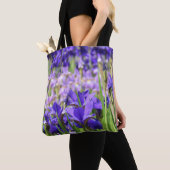 Amethyst Paarse Irises Garden Tote Bag (Dichtbij)
