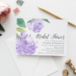 Amethyst Peony | Bridal Shower-uitnodiging Kaart<br><div class="desc">De chic bridal doucheuitnodiging bevat waterverf pony flower illustraties in lichtviolet paars,  voorzien van een pluizige groene bladeren. Pas aan de rechterkant de details van je vrijgezellenfeest aan. Kaarten keren terug naar vaste pastelnevel groen.</div>