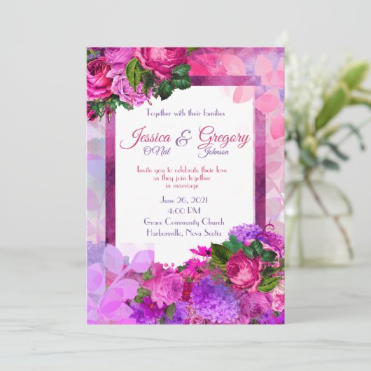 Amethyst Raspberry Floral Wedding Invitation Kaart (Staand voorkant)