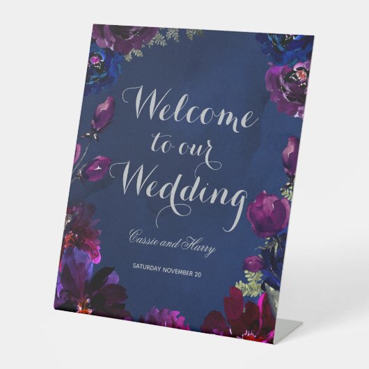Amethyst Sapphire Navy Jewel Tone Wedding Welcome Reclamebord Met Voetstuk (Voorkant)