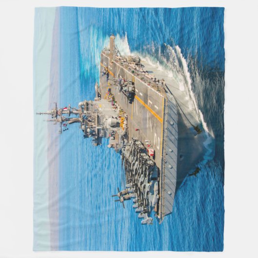 AMFIBISCH AANVALSSCHIP - LHD 2 FLEECE DEKEN (Voorkant)