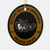 Amfibisch sinds 1941 keramisch ornament (Links)