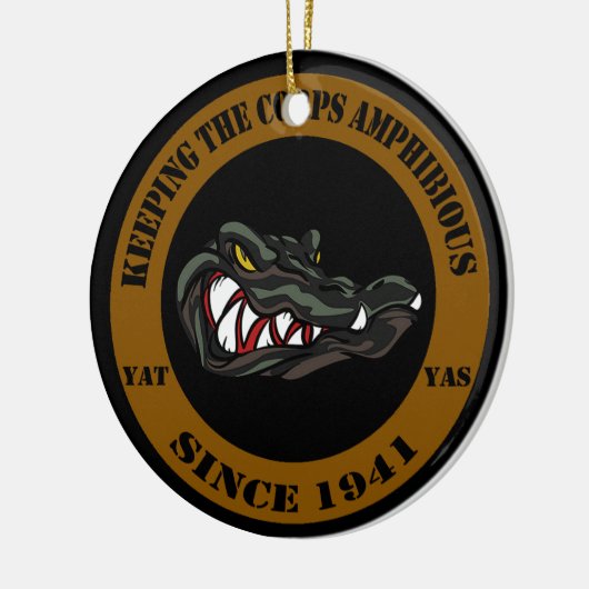 Amfibisch sinds 1941 keramisch ornament (Links)