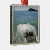 Amfibische Assaulenuitstappen uit het ruim Metalen Ornament (Rechts)