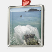 Amfibische Assaulenuitstappen uit het ruim Metalen Ornament (Links)