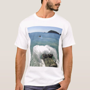 Amfibische Assaulenuitstappen uit het ruim T-shirt