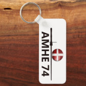 AMHE-logo affiche van de 74 Sleutelhanger (Voorkant)