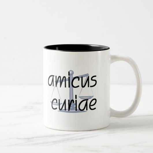 Amicus Curiae  Mok van advocaat met Latijnse zin. (Rechts)