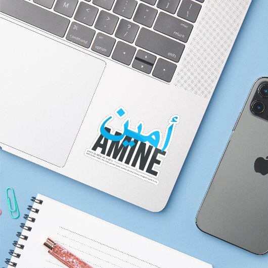Amine Sticker (Laptop met iPhone)