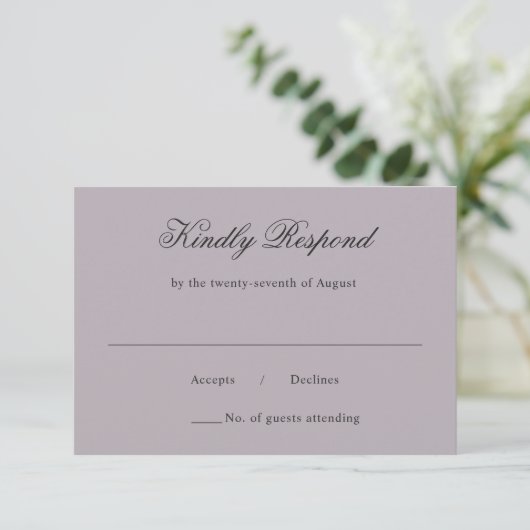 Amira Dusty Lila Elegant Wedding RSVP Kaartje (Staand voorkant)