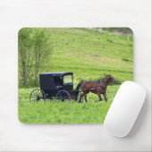 Amish paard en buggy bij Berlijn, Ohio. Muismat (Met muis)
