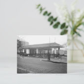 Amoco-benzinestation, 1925 briefkaart (Staand voorkant)