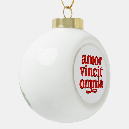 Amor vincit omnia keramische bal ornament (Links)