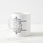 Amor Vincit Omnia Koffiemok (Voorkant links)