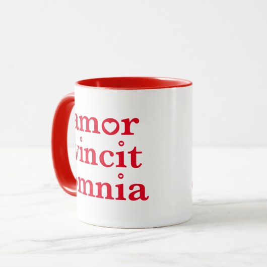 Amor Vincit Omnia- Latijn Quote Mok (Voorkant links)