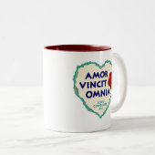 Amor Vincit Omnia Liefde Tweekleurige Koffiemok (Voorkant rechts)