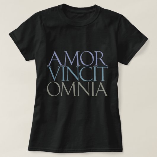 Amor Vincit Omnia - Liefde verovert alles T-shirt (Design voorkant)