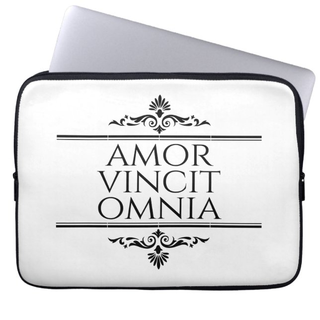 Amor Vincit Omnia Love verovert alle Latijnse zinn Laptop Sleeve (Voorkant)