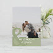 Ampersand sage green save the date photocard (Staand voorkant)
