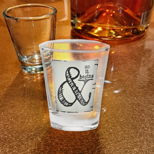 Ampersand Symbool en dus begint het met Fun Shot Glas
