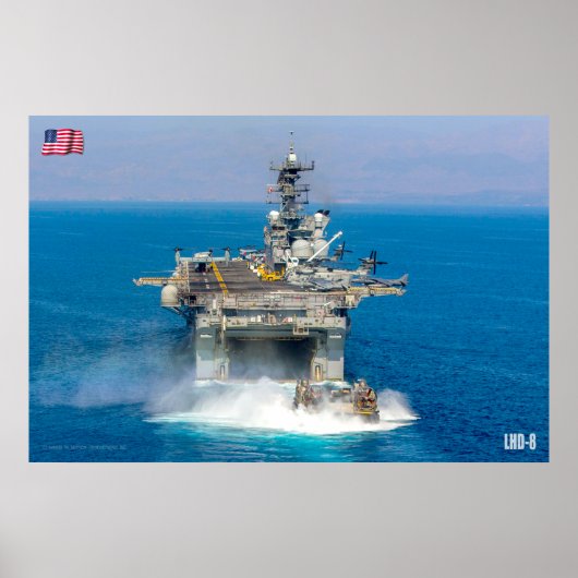 AMPHIBIOUS ASSAULT SHIP - LHD-8 POSTER (Voorkant)