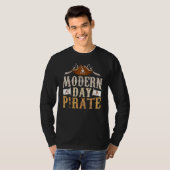 Amputee been Arm Amputation Modern Day Pirate T-shirt (Voorkant volledig)