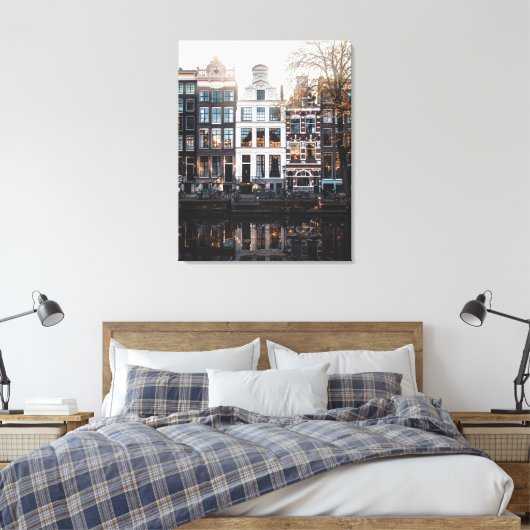 Amsterdam Gebouwen op het Kanaal, Stretched Canvas Afdruk (Insitu (Slaapkamer))