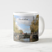 Amsterdam, Kanaal, Brug, Houseboot, Church Spire Grote Koffiekop (Voorkant rechts)