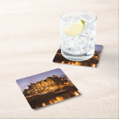 Amsterdam kanaalhuizen in het schemergebied van he kartonnen onderzetters (Insitu)