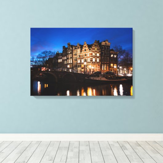 Amsterdam kanaalhuizen 's nachts canvas afdruk (Insitu (Houten vloer))