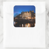 Amsterdam kanaalhuizen 's nachts vierkante sticker (Tas)