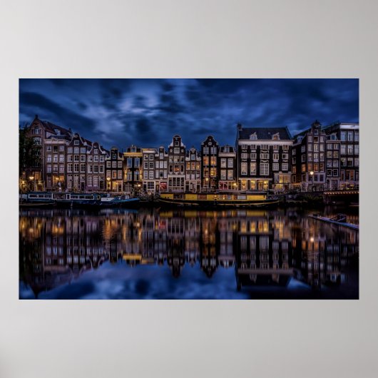Amsterdam met Kanalen in Dusk Poster (Voorkant)