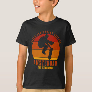 Amsterdam Skateboarder Urn Skateboarden 4  T-shirt