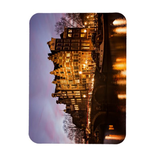 Amsterdamse grachtenpanden bij schemering rechthoe magneet (Verticaal)