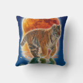 Amur Tiger Cub & Moon Wildlife Fantasy Art Kussen (Achterkant)