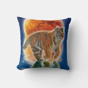 Amur Tiger Cub & Moon Wildlife Fantasy Art Kussen