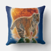 Amur Tiger Cub & Moon Wildlife Fantasy Art Kussen (Achterkant)