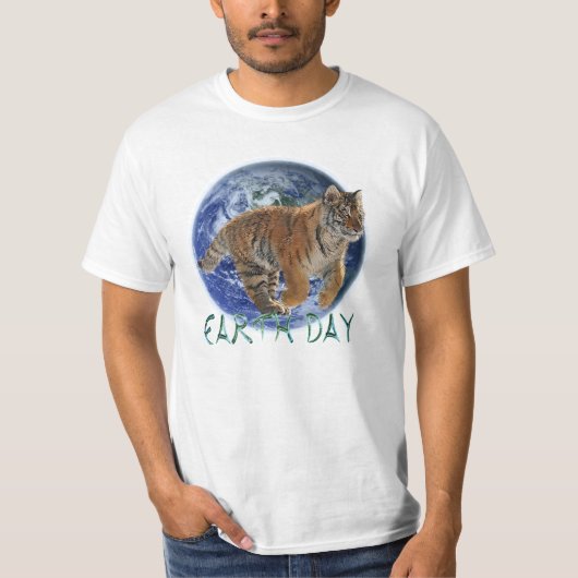 Amur Tiger Cub & Planet Earth Day Wildlife Shirt (Voorkant)