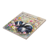 An Adorable Skunk Napping in Flowers and Quote Tegeltje (Zijkant)
