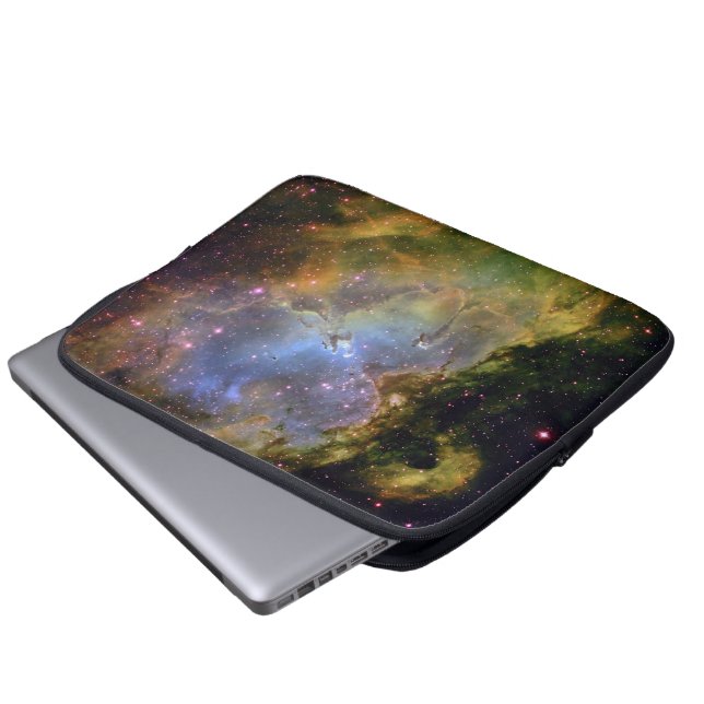 An Eagle Nebula Laptop Sleeve (Voorkant onderkant)