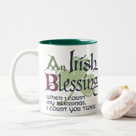 An Irish Blessing Tweekleurige Koffiemok (Met donut)