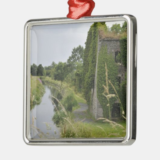 An Irish Canal Metalen Ornament (Links)