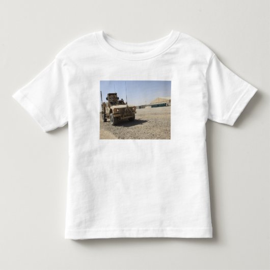 An Oshkosh M-ATV 2 Kinder Shirts (Voorkant)