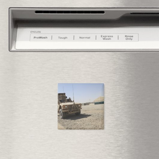 An Oshkosh M-ATV 2 Magneet (Insitu (Vaatwasser))