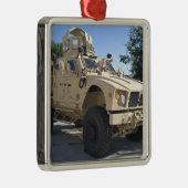 An Oshkosh M-ATV Metalen Ornament (Rechts)