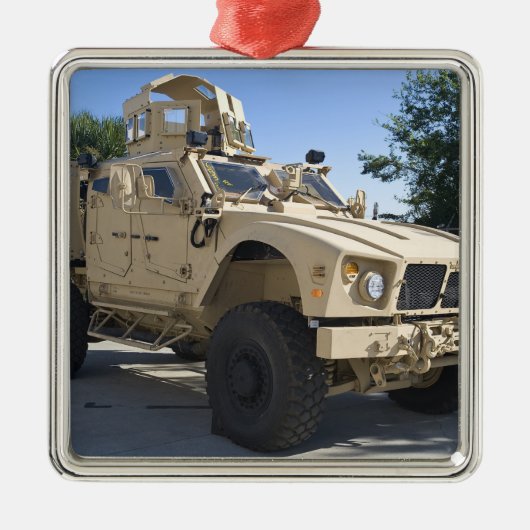 An Oshkosh M-ATV Metalen Ornament (Voorkant)
