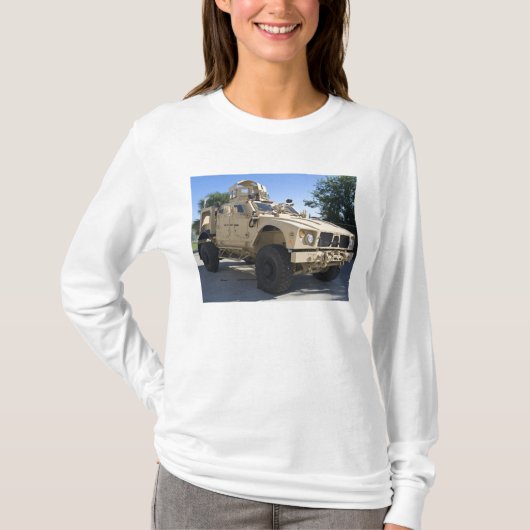 An Oshkosh M-ATV T-shirt (Voorkant)