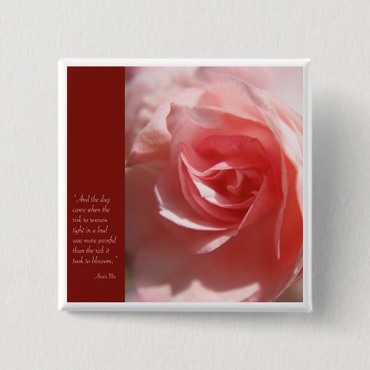 Anais Nin Quote Button in roze (Voorkant)